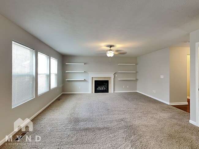 Photo - 335 Cloverhill Dr