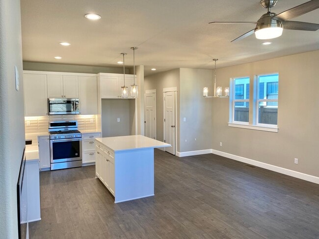 Photo - 20465 Aberdeen Dr