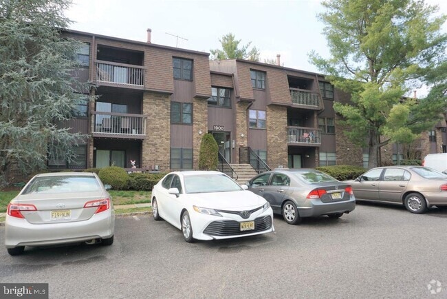 Building Photo - 1914 Old Stone Mill Dr Rental