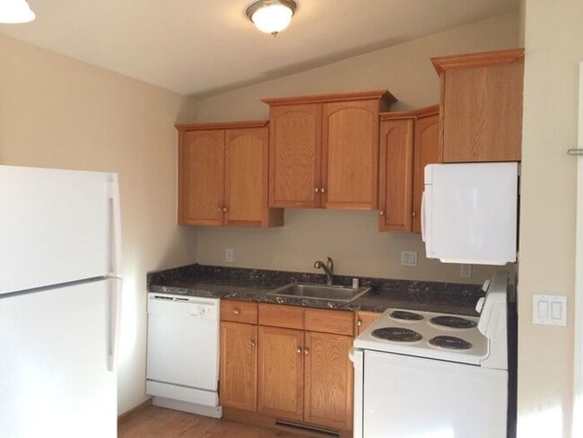 Building Photo - GREAT VALUE!! Lower Midtown Duplex- With G... Rental