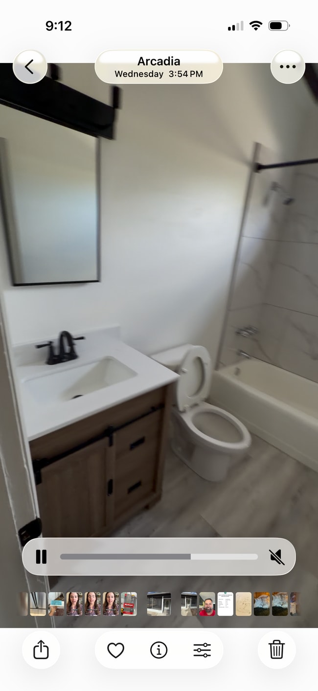 Photo - 142 Bridle Path