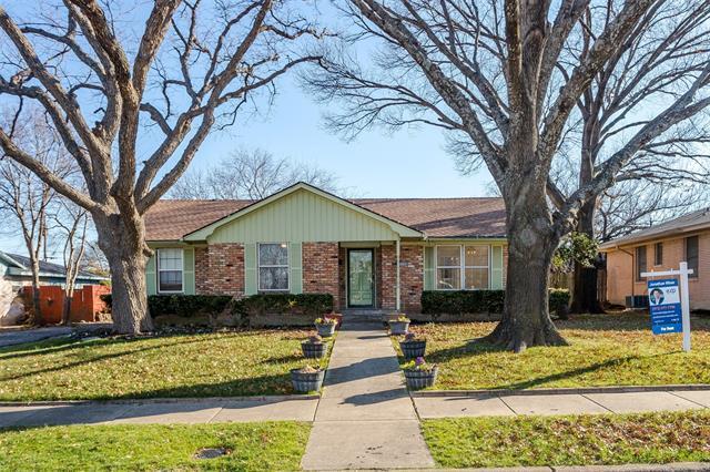 Photo - 2608 Meandering Way