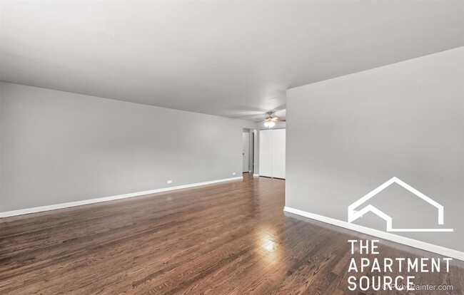 Photo - 7431 N Winchester Ave Unit 103