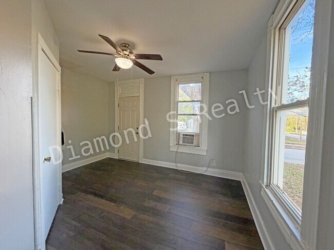 Photo - 2052 N Taylor Ave Apartment Unit B