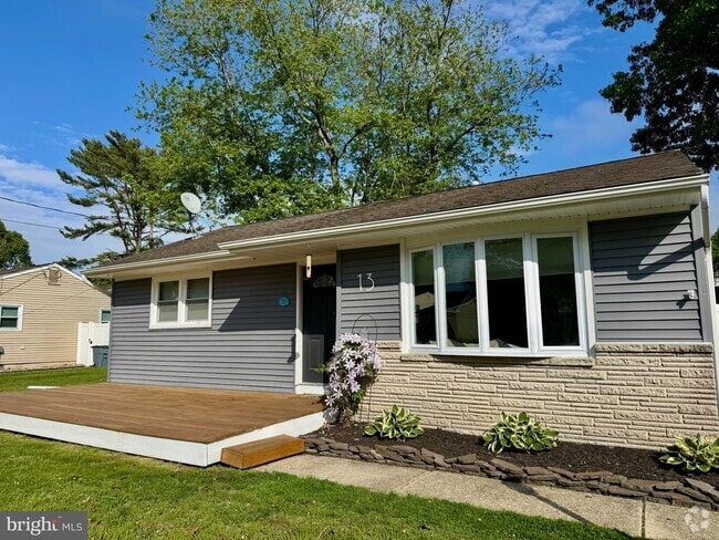Building Photo - 13 Princeton Rd Rental
