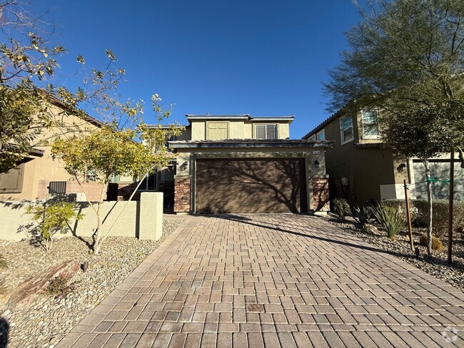 Building Photo - COMING SOON! 3/BD 2.5/BA w/ Outdoor Oasis Rental