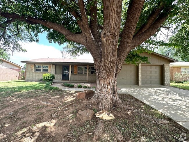Building Photo - 4411 27th St Rental