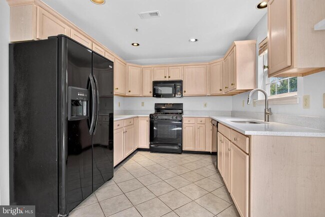Photo - 323 Glenn Rose Cir