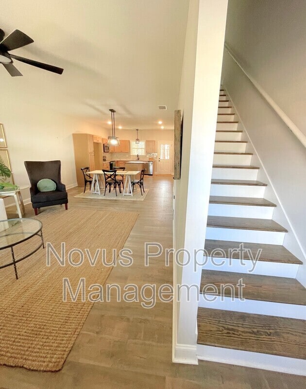 Photo - 111 Crestpoint Rd