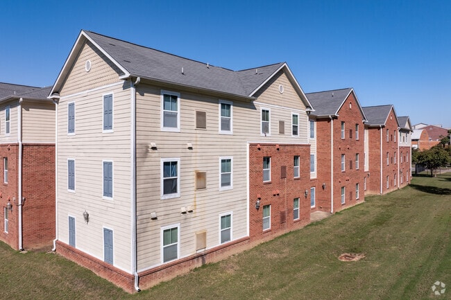 Photo - Lyons Ridge Apartments