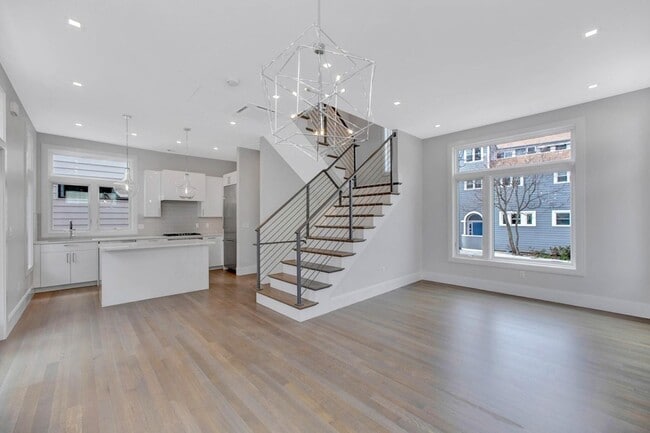 Photo - 297 Concord Ave Unidad 1