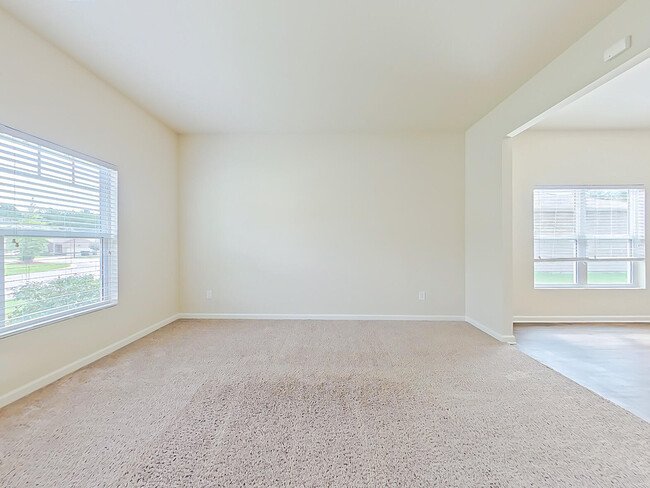 Photo - 156 Sims Ct