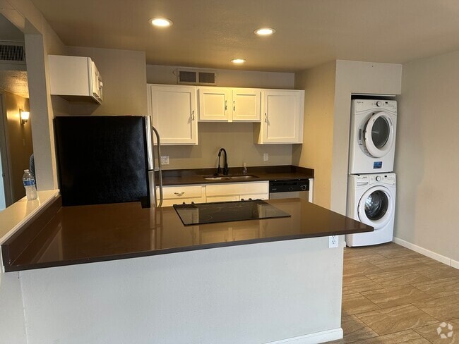 Building Photo - 13805 N 48th Ave Rental