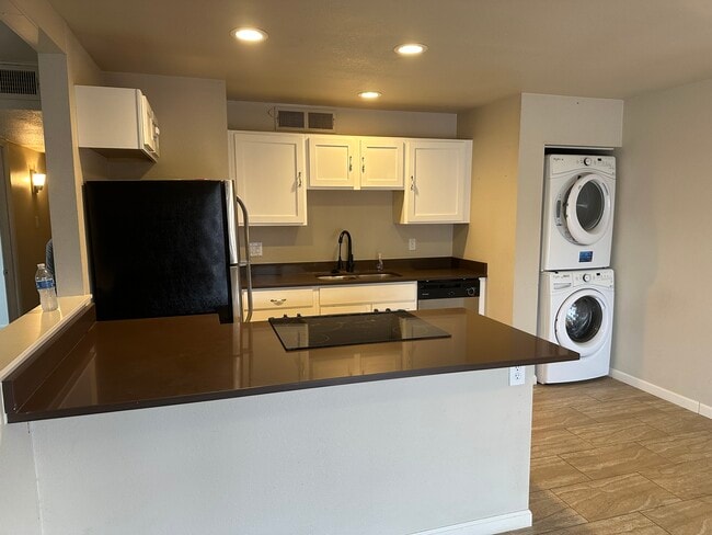 Building Photo - 13805 N 48th Ave Rental