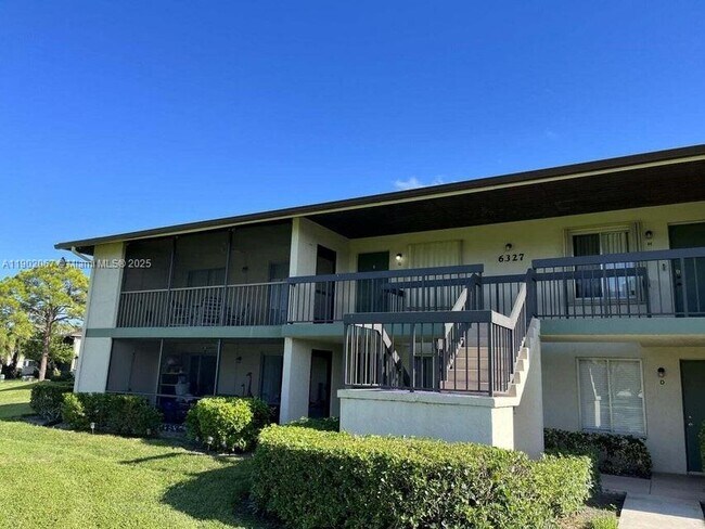 Photo - 6327 Chasewood Dr Unit G