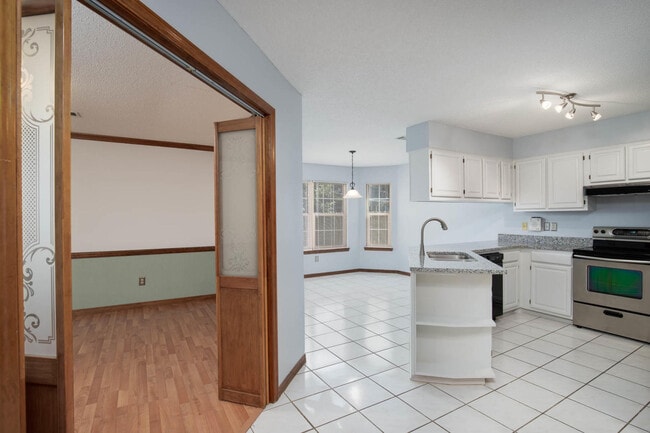 Photo - 1406 Ariel Ln