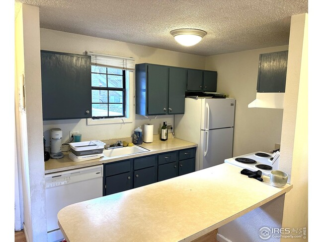 Building Photo - 3000 Colorado Ave Unit 114D