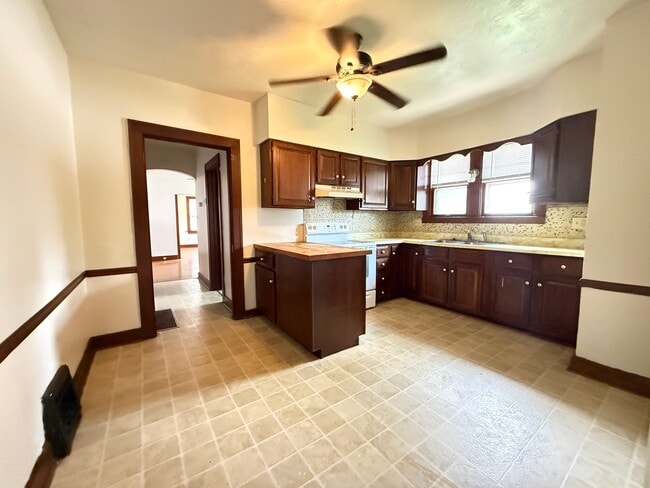 Photo - 3203 Roland Ave Unit 3203