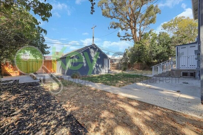 Photo - 1119 Lochbrae Rd