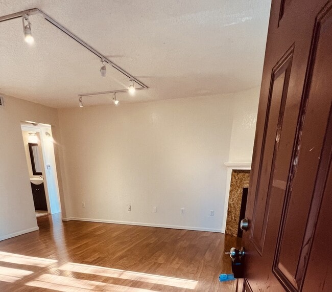 Photo - 5755 W Atlantic Pl Unidad 202