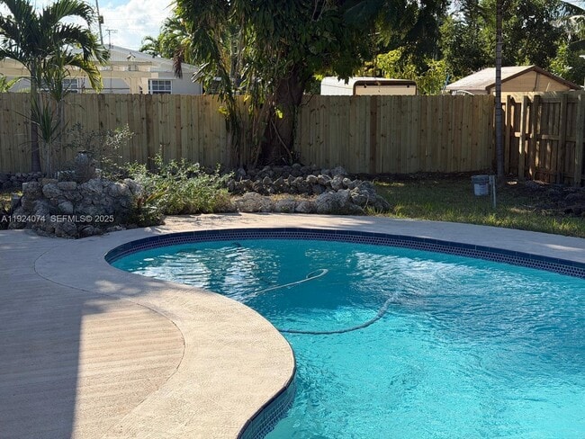 Photo - 19810 Holiday Rd