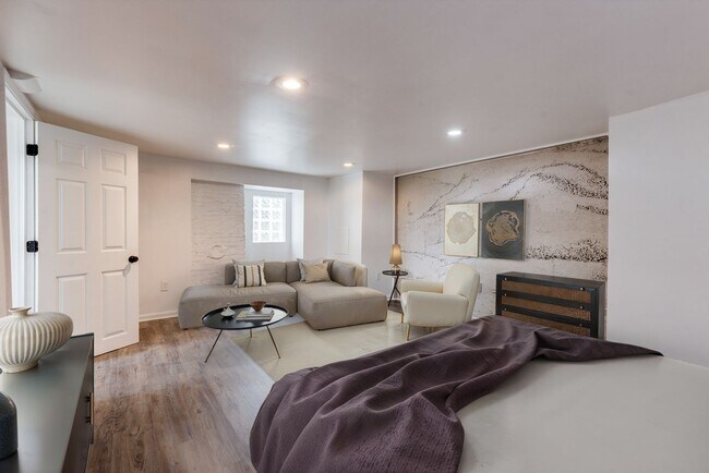 Photo - 955 E Warrington Ave Unit Apt 2