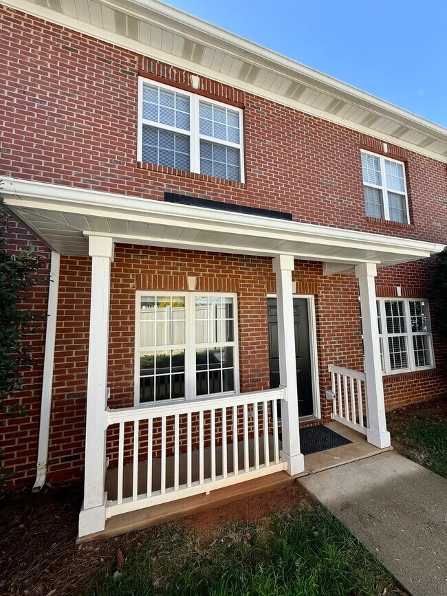 Building Photo - 917 Shearer St Unit 15