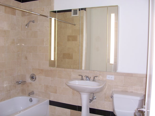 Photo - 225 Rector Pl Unit 8-32