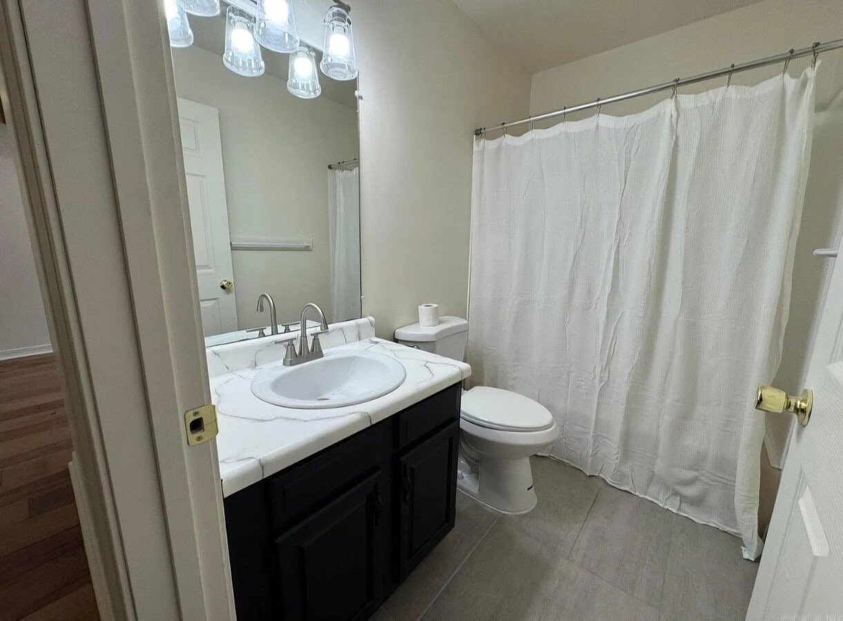 Photo - 128 Hiawatha Dr