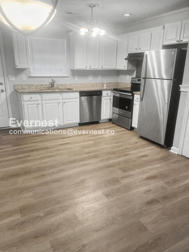 Photo - 3221 Lasalle St