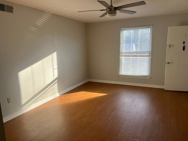 Photo - 2 Bed, 1 Bath Apartment