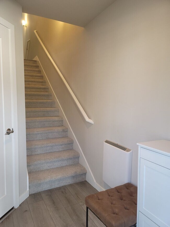 Photo - Stunning Tri Level 3/2.5 Townhome in the G...