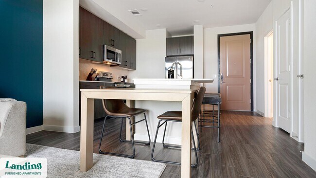 Photo - 14015 Univ Pass Unidad 4303