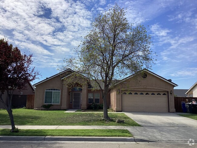 Building Photo - 1661 Redbud St Rental