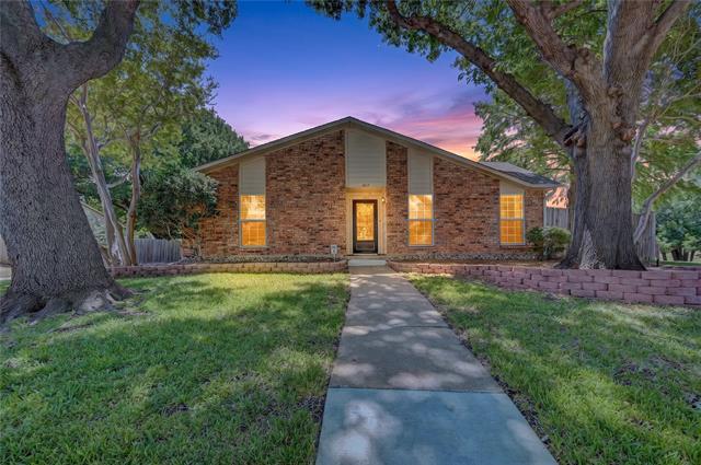 Building Photo - 407 Woodhurst Dr