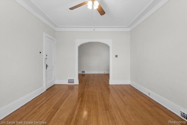 Photo - 981 Beaconsfield Ave Unidad 2N