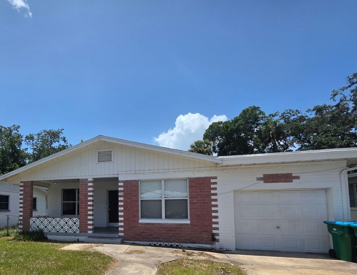 3 bedroom 2 Bath Single Family Home - 3 bedroom 2 Bath Single Family Home