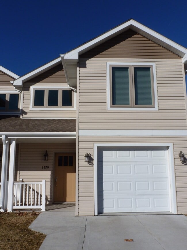 Building Photo - Very Nice Unit