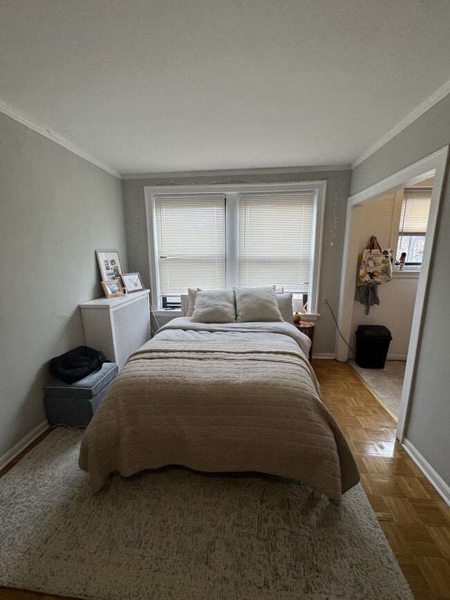 Photo - 737 W Belmont Ave Unit 3