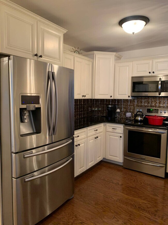 Photo - 110 Paddock Cir