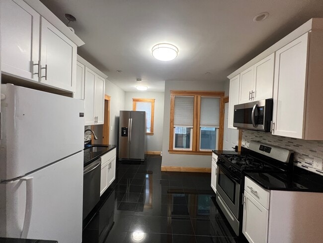 Building Photo - 152 Winchester St Rental