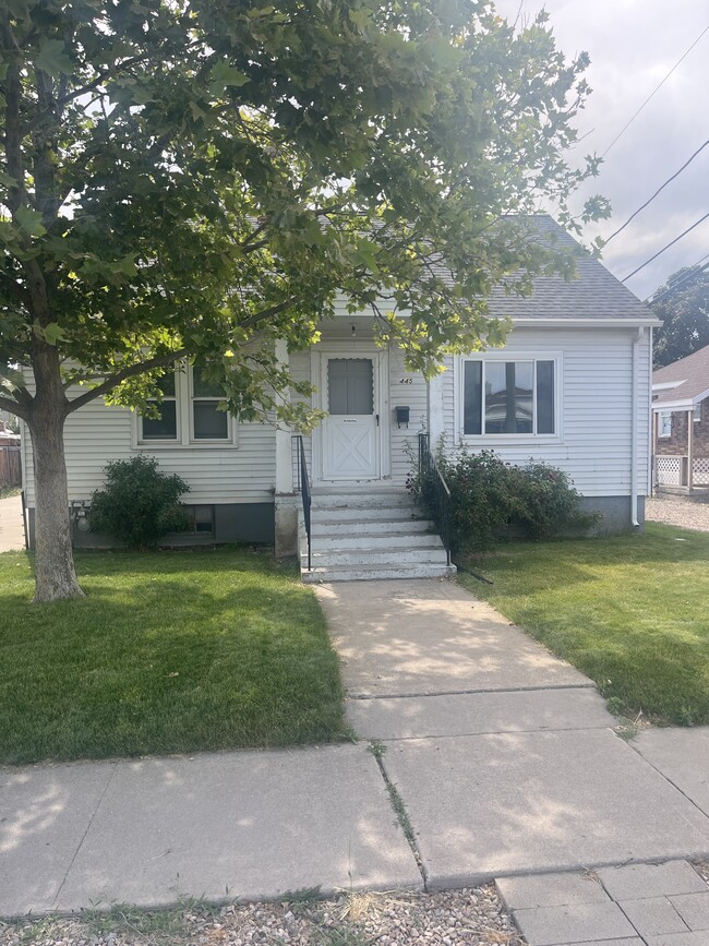 Building Photo - 445 N 200 W St Rental