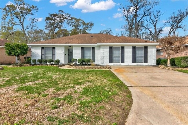 Building Photo - 108 Sparrow Way