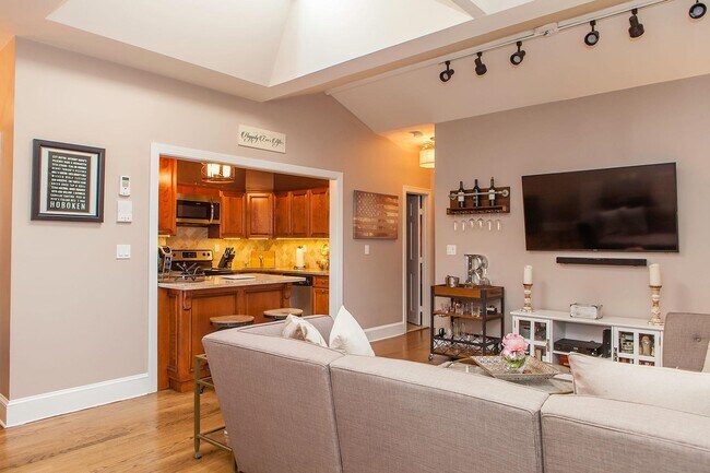 Photo - 309 1ST St Unit 3C