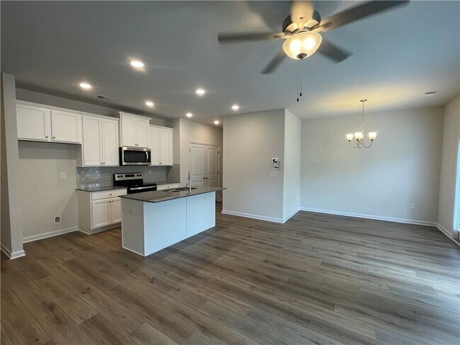 Photo - 4663 Fullerton Dr