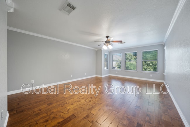 Photo - 11016 Forest Shower