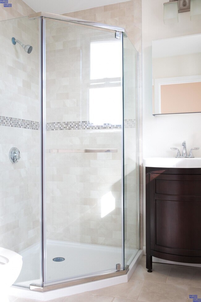 Photo - 288 Summit Ave Unidad 288 Summit, #3,