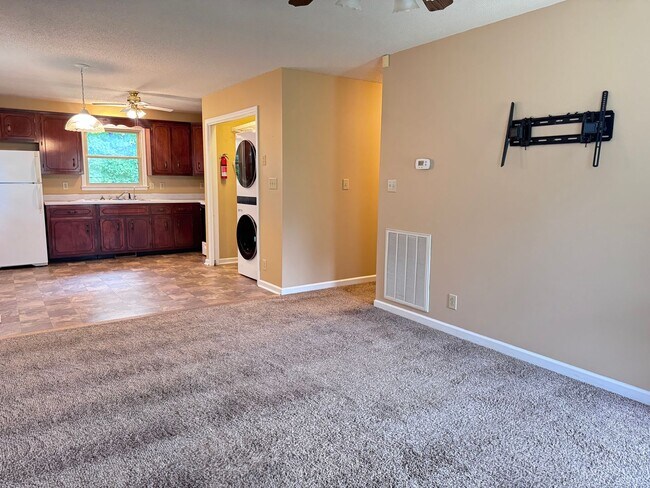 Photo - Cute 3 Bed/1 & 1/2 Bath, House located in the heart of St. B!