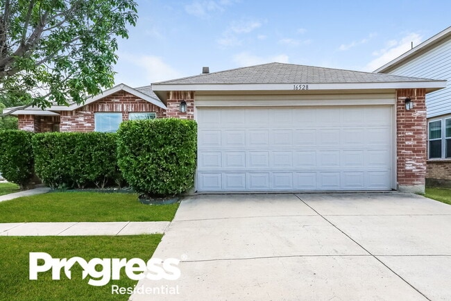 Photo - 16528 Woodside Dr House