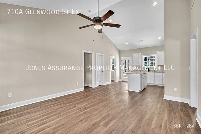 Photo - 710 Glenwood St